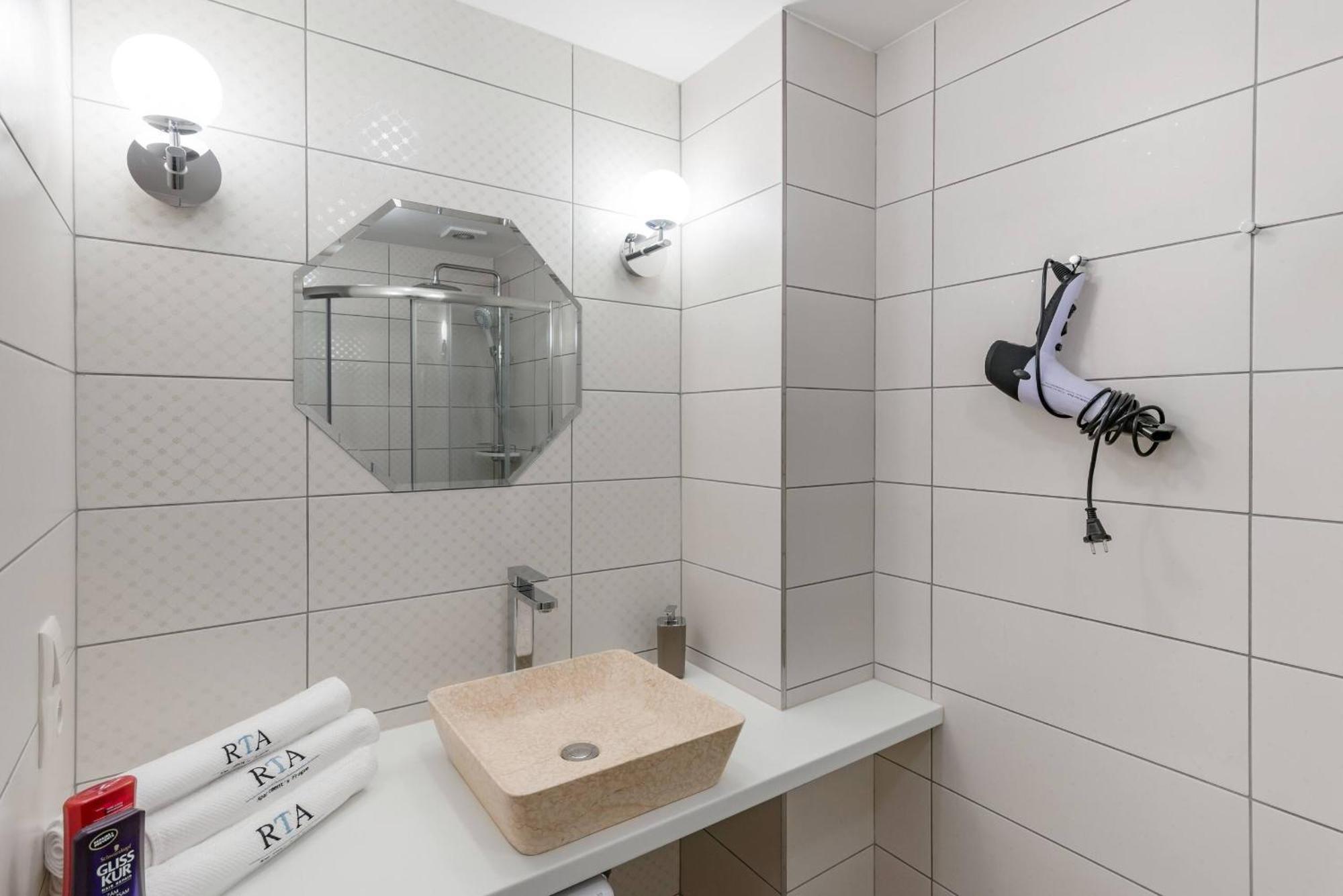 Apartment Pastel Art Deco 3bdr Ruterra Prague